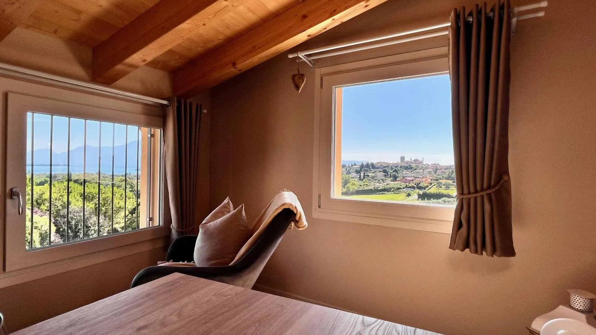 Antica Corte - Attico & Lake View Montinelle 0*,
